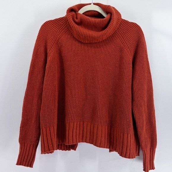 MADEWELL Orange Eastbrook Turtleneck Cross-Back Sweater in Cotton-Merino Yarn - Picture 3 of 10